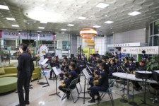 부산베데스다예술단, 강서구청 출근길 음악회 개최