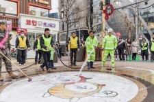 마포구, 민관 손잡고 폭염 속 뜨거운 도로 식힌다
