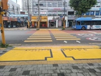 강북구, 어린이보호구역에 옐로카펫 설치…교통사고 예방 강화