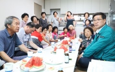 진병영 함양군수, 폭염 속 수동면 어르신 안전 점검 나서