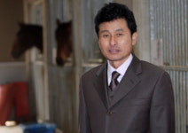 목장 경영, 대학 학과장… 경주로로 U턴