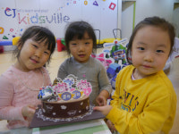 [푸드 단신] 뚜레쥬르 업계 최초 DIY 케이크 출시 外