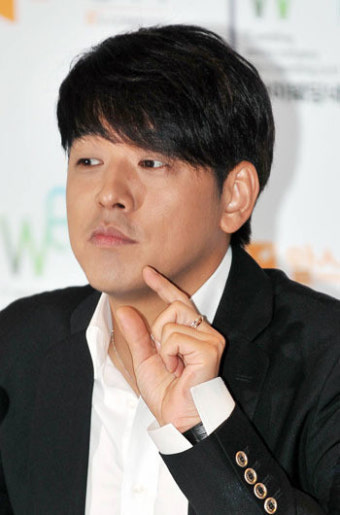 '이혼소송' 류시원, 최소한으로 입 연다