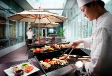 [호텔] 메리어트 이그제큐티브 아파트먼트 서울, 스탠딩 와인 파티 열어