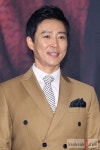 최수종 ′나이를 믿기 힘든 동안 외모′