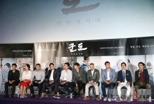 ′군도′ 막강 신스틸러 한자리에