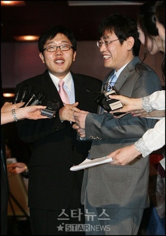[포토]사회자 김제동 응원하는 이경규