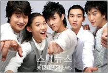 파란, 애니 주제가 부르며 인기가수 대열 합류