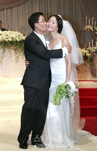 정수라, 9살연상 사업가와 '웨딩마치'