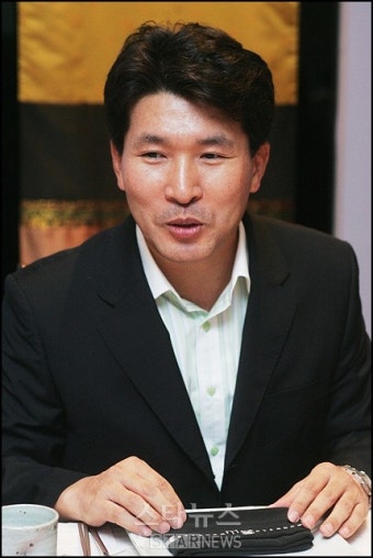 황상무 앵커 
