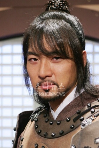 김을동 