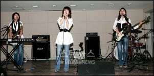 진주 쇼케이스 찾은 한스밴드