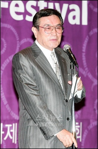 원로배우 남궁원, '감사의 밤' 축사