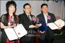 [★포토]국악인 김준호-손심심부부, 국악부문 대상 수상