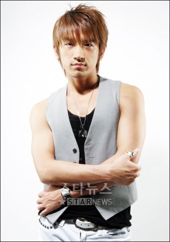 이민우 