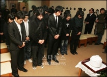 [★포토]故김형곤에게 마지막 인사하는 개그맨 후배들