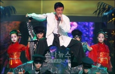 [★포토]화려한 무대매너 임봉 