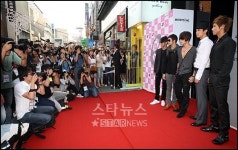 [★포토]동방신기, SM 노래방 왔어요