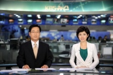 홍기섭·김경란 앵커, 웃음으로 KBS 뉴스 9 막방