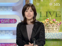 김주희 아나, 생방송 도중 盧약력 전하다 눈물