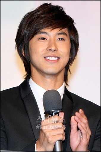 [포토]유노윤호 '차봉군역 맡았어요'