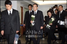 [포토]김봉호 전 부의장, 며느리 빈소 찾아