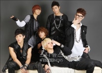 비스트 멤버들, 막내 손동운 졸업식 참석