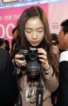 [★포토]티아라 류화영, 나경원 의원 사진 잘 나왔나?