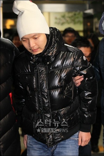 [포토]신정환 '불구속 수사, 귀가'