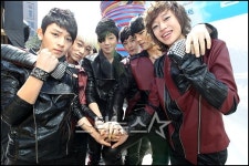 [★포토]틴탑 나눔콘서트 파이팅!