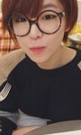 뿔테안경 쓰고 매력 더한 스타는 누구?