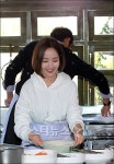 [★포토]이민영-천정명 국수가 척척!