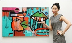 [★포토]리사, 청담동 갤러리에서 개인전 열어