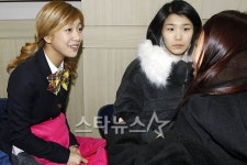 [★포토]졸업 루나, 친구들과 오손도손~