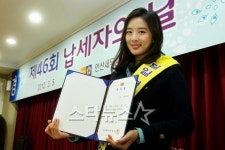 [★포토]이청아, 일일 명예민원 봉사실장이에요~