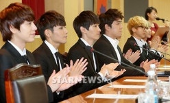 [★포토]슈퍼주니어, '홍보대사 영광이에요'