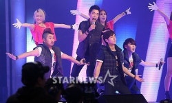 [★포토]슈퍼스타K 4 톱6의 합동무대!