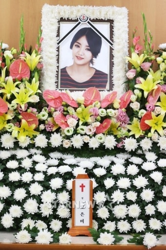 팬들이 아직도 그리워하는 박보람, 1주기 추모 특집 노래 공개
