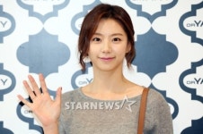 [★포토]박수진, 매력 넘치는 손 인사