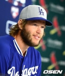 다저스 커쇼, 워렌 스판 상 2년 연속 수상