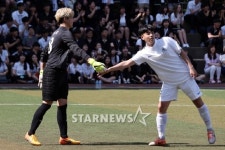 [★포토]조완호, 지훈아 괜찮아 잘했어