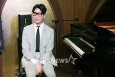 [★포토]정준일, 피아노 옆에 있어야 어울리는 남자!
