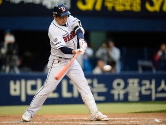 '민병헌 3점포+양의지 5타점' 두산, 넥센 꺾고 2연승