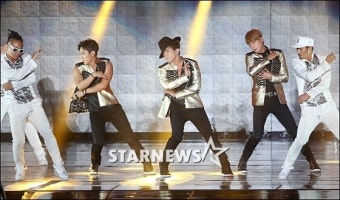 '데뷔 17주년' 신화, 6인 완전체 콘서트 성료..2만5천팬 열광(종합)