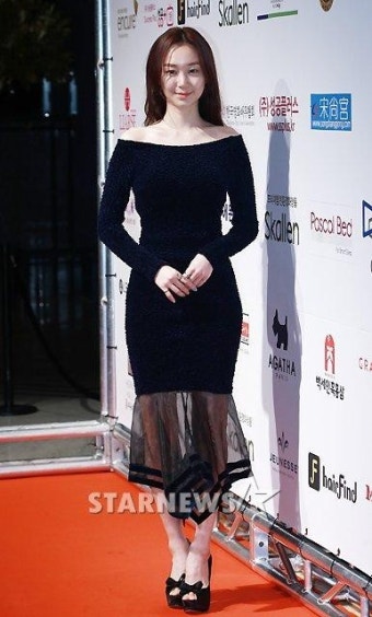 [포토]이유영, '돋보이는 콜라병 몸매'
