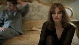 통큰 브란젤리나..50억원대 시계에 바이더씨 문구 새겼다