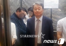 홍만표 검찰 소환..사익위해 사법권 팔아먹은 매법노 사건