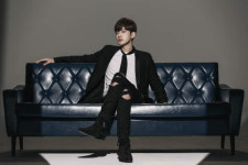 컴백 세븐 자작곡 괜찮아 티저 공개..절제된 감성