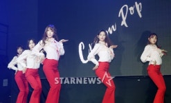 [★포토]컴백 크레용팝, 중독성 강한 댄스