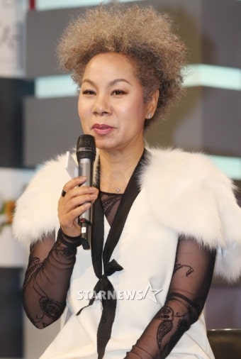 '가수 인순이에 23억 사기' 최성수 아내, 대법원서 유죄 확정